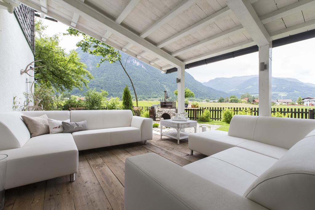 Forest Chalet, 15 Min To Salzburg Olt Town, And Most Beautiful Lakes, Secluded Location, 1,000 Sqm Garden, Mountainview, Panorama Sauna, Bath Whirlpool, Bbq&Bikes&Sunbeds For Free, Up To 10 P Golling an der Salzach Habitación foto